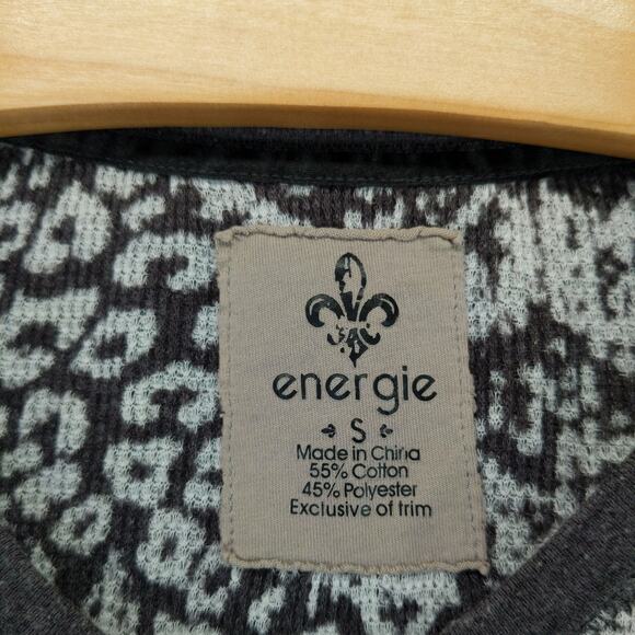 Energie Womens V Neck Top White Black Colorful Pattern Size Small - Picture 10 of 11